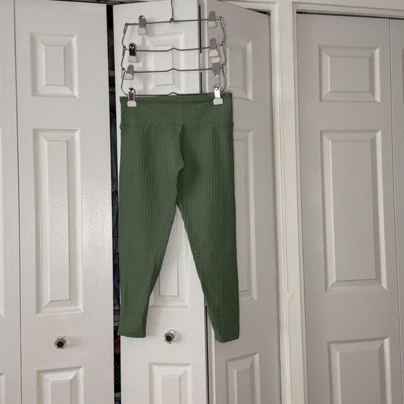 Booty by Brabants Curvy LBL Legging in Light Green - Picture 7 of 7